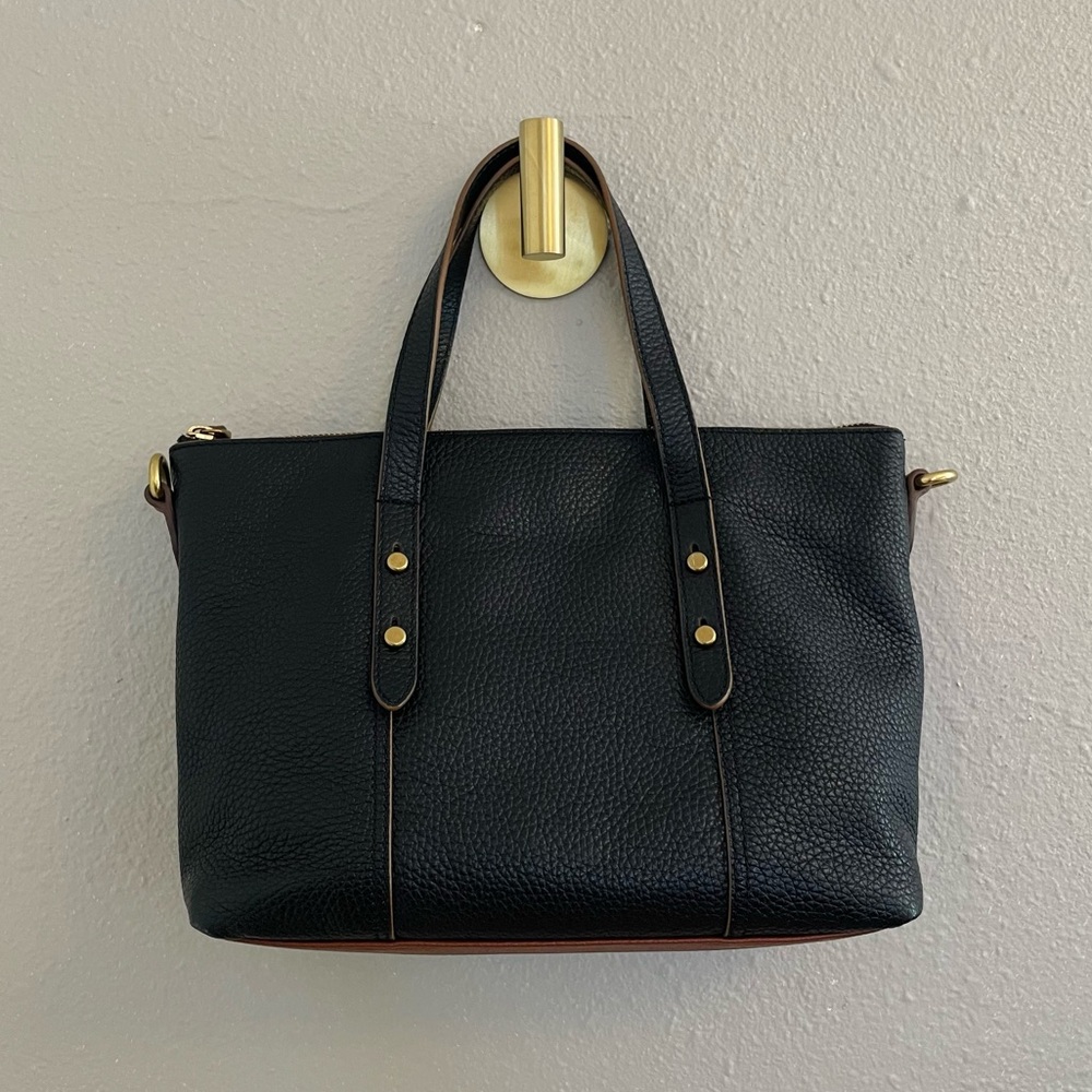 Like New Fossil Medium Zippered Crossbody Tote Black Pebbled Leather
